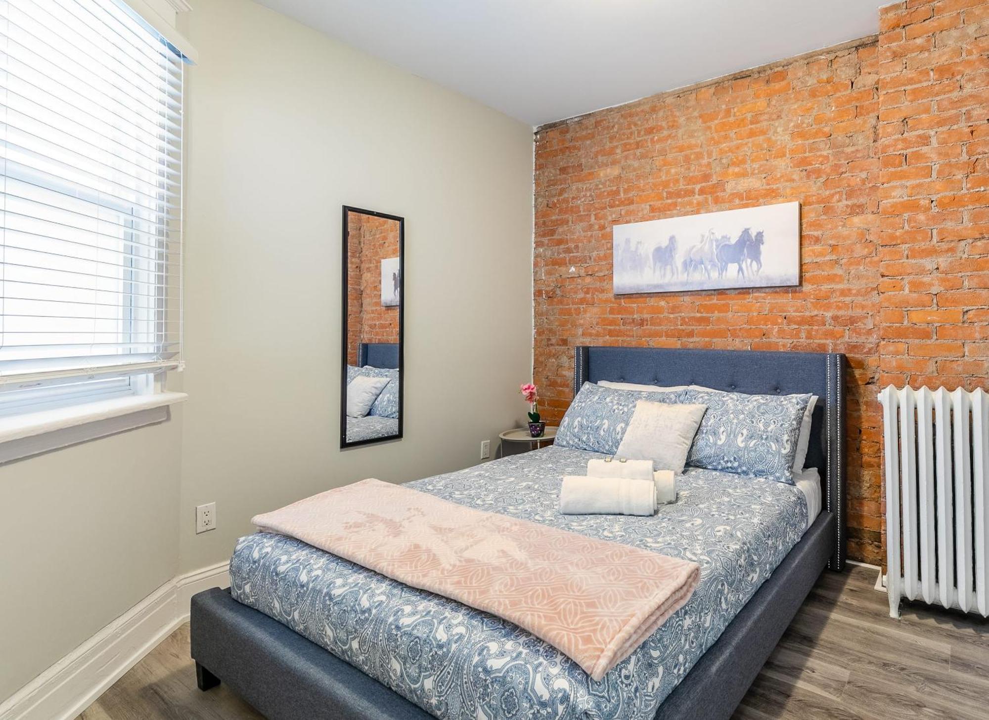 1Br - Queen Bed Apartment In Hamilton'S Best Neighborhood Εξωτερικό φωτογραφία